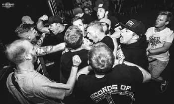 Harm/Shelter: Video zu Song-Triple